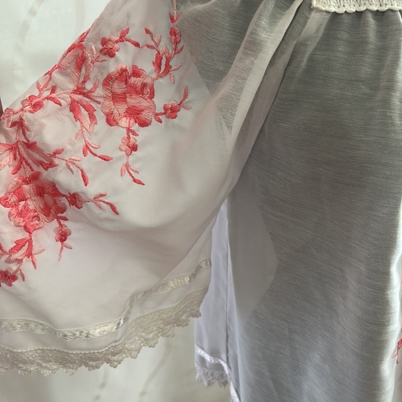 White With Pink Embroidered Floral Design Blouse - Picture 4 of 10